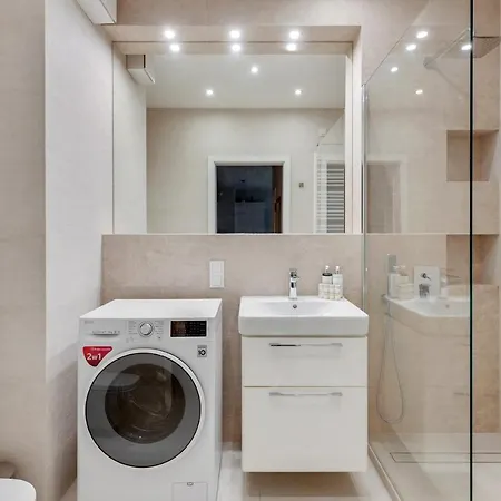 Center Nowa Grobla & Parking By Downtown